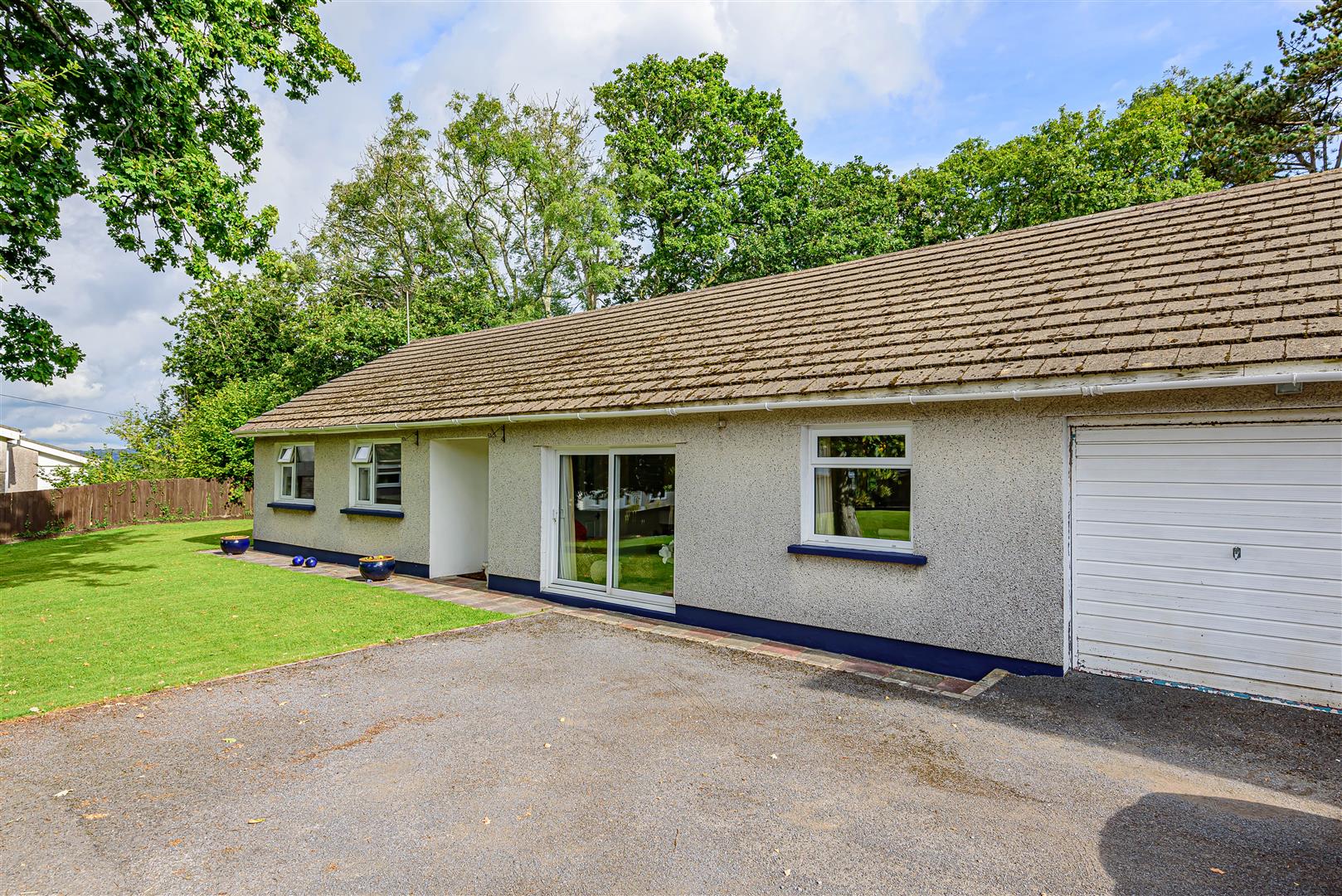 Heol Llanelli, Trimsaran, Kidwelly, £325,000 Dawsons Property
